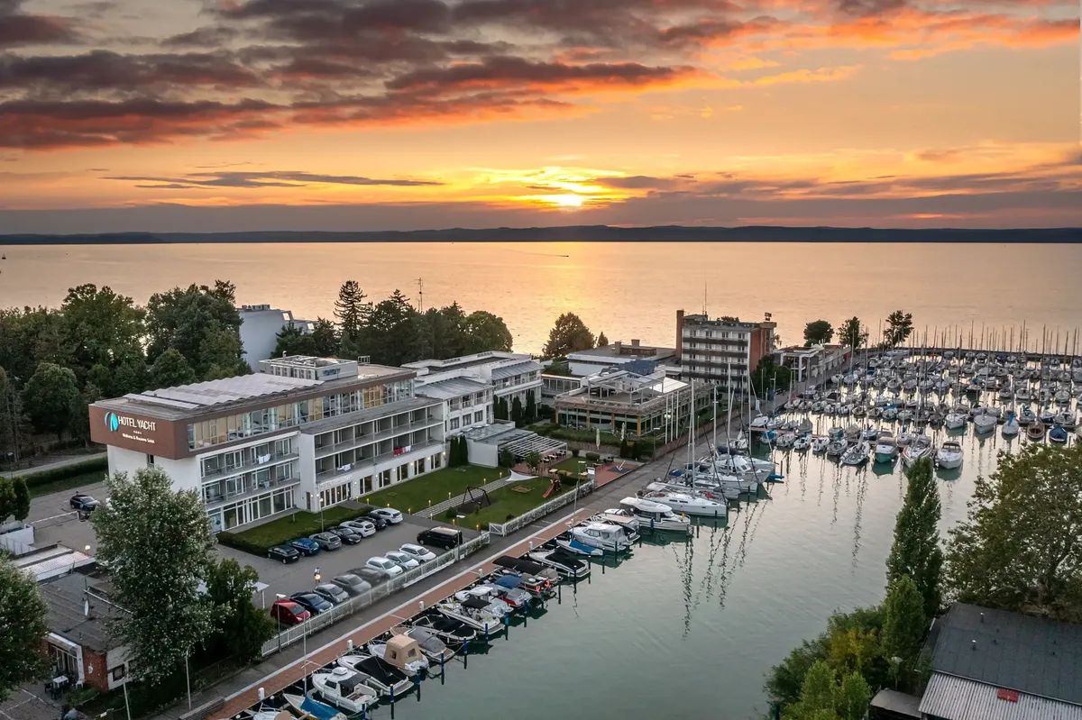 Hotel Yacht**** Wellness & Business Siófok – Ahol a Balaton élménnyé válik